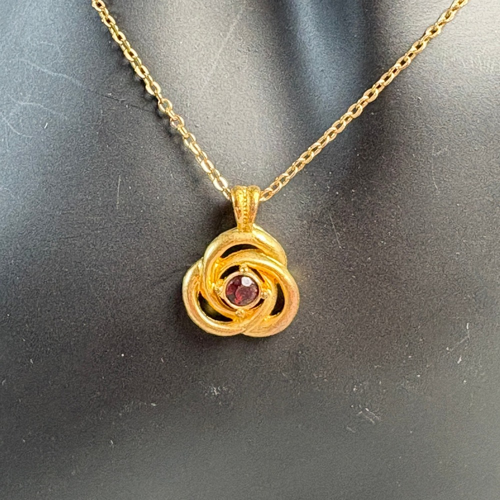 Vintage Gold Tone Swirl Pendant Necklace Red Faux Garnet Stone 17 Inch Chain